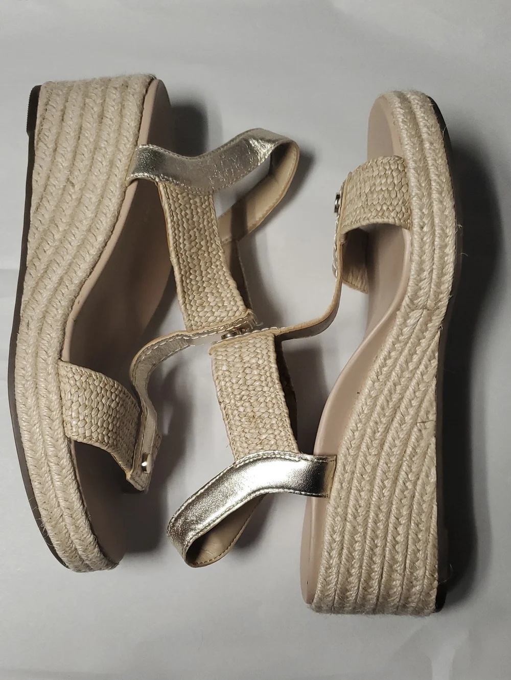 Vionic Calera Espadrille Wedge Sandals Size 9.5 Summer Style Gold Leather Resort